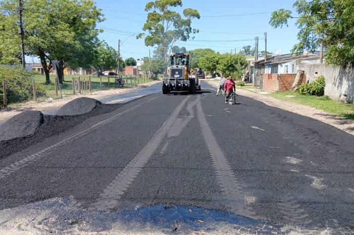 Serviço de reperfilagem asfáltica contempla caminho do ônibus na zona sul da cidade