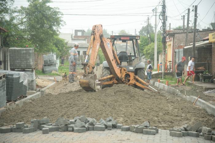 Moradores afirmam nunca ter visto tantas frentes de trabalho simultâneas