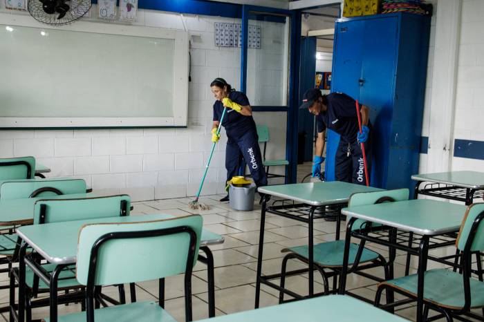 O surto confirmado de virose atingiu escolas da rede municipal de ensino e atualmente está sob controle devido à medidas de prevenção e segurança