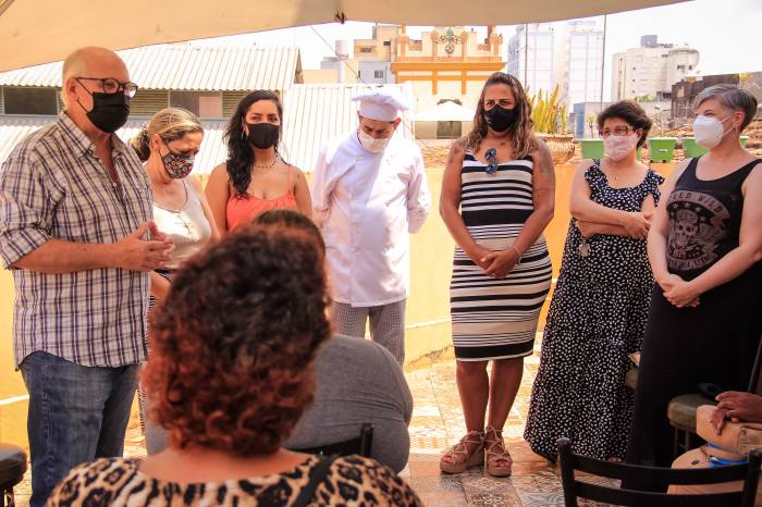 Projeto, intitulado “Enfrentamento”, faz parte do Mapa de Oportunidades, que integra o eixo de Prevenção Social do Pacto Pelotas pela Paz, com atividades que envolvem produção de salgados e artesanato