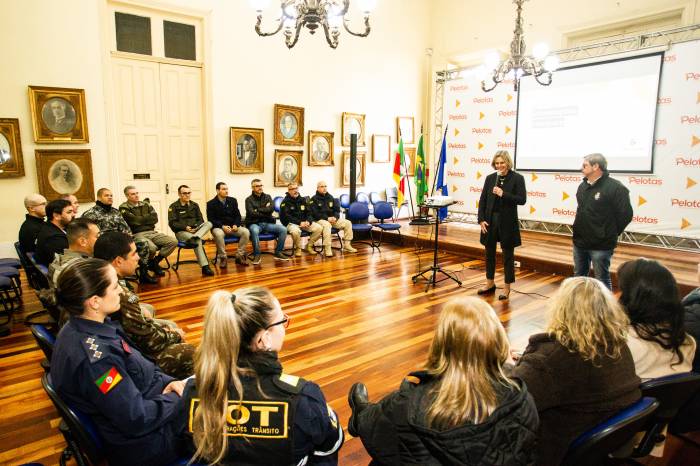 Dados do Observatório de Segurança Pública apontam permanência dos baixos índices criminais. Programa de convivência urbana também foi pauta da reunião