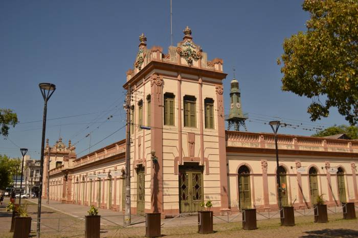 Visitantes que passarem no local poderão aproveitar feiras de artesanato