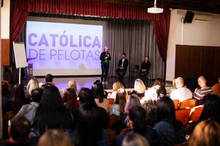 Evento proposto pela Secretaria de Assistência Social reuniu representantes de mais de 20 municípios com palestra do procurador de Justiça do Estado do Paraná, Murillo Digiácomo