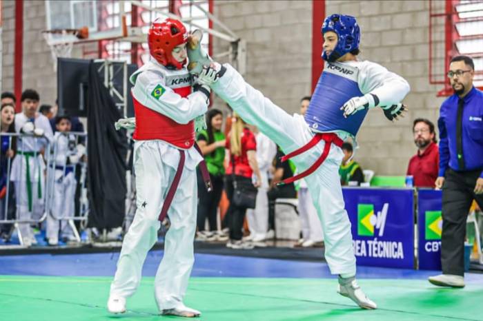 Entre os 19 atletas, cinco voltaram com medalha de ouro para casa