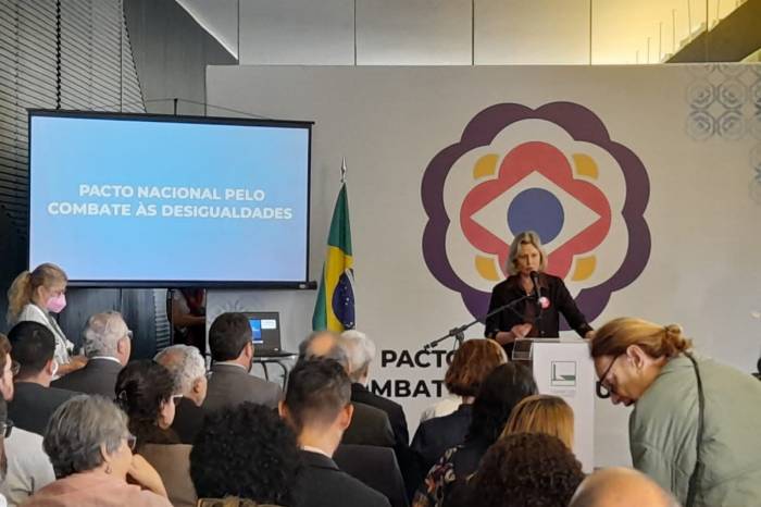 A prefeita de Pelotas e vice-presidente de Direitos Humanos da Frente Nacional de Prefeitos participou do lançamento do Pacto Nacional pelo Combate às Desigualdades, em Brasília