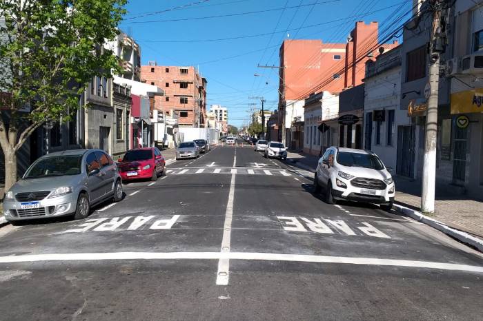 Nova sinalização provoca alterações no trânsito. Mudanças otimizam fluxo de veículos pela via