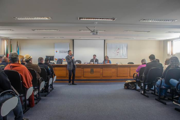 Debate faz parte da programação alusiva ao Agosto Lilás