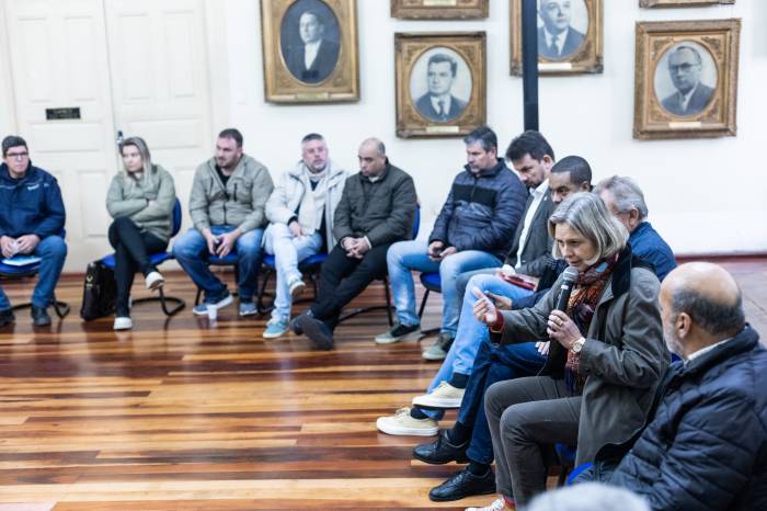 Qualquer emergência deve ser registrada pelo telefone 193