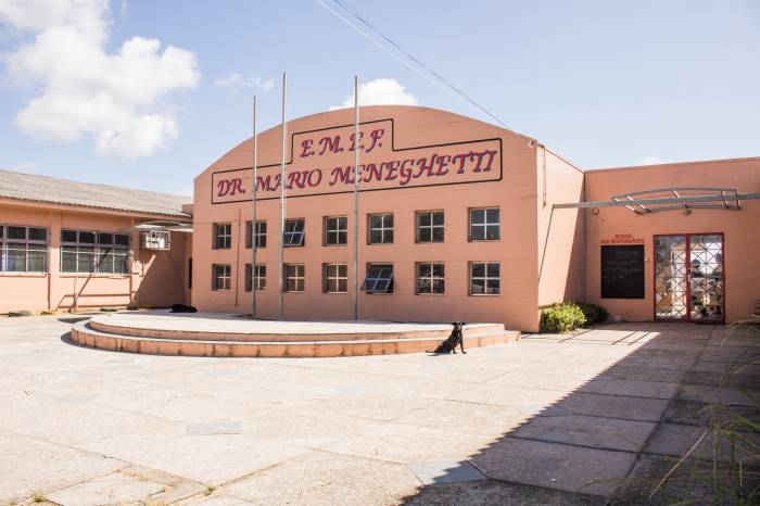 Educação Infantil e o 1º e 2º ano do Ensino Fundamental devem ser os primeiros a retomar as atividades de retorno às escolas. A previsão é que as aulas sejam retomadas a partir do dia 16 de junho