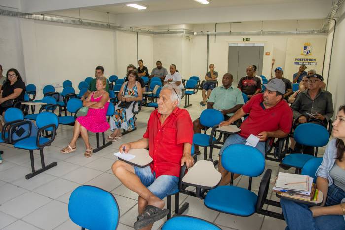 Comerciantes participaram da reunião chamada para esta quarta-feira (29) no auditório da Seurb