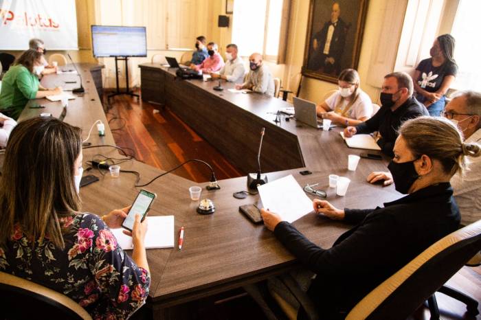 No encontro, foram analisadas as próximas melhorias a serem executadas pelo Município, que fazem parte do Plano de Governo da prefeita Paula Mascarenhas
