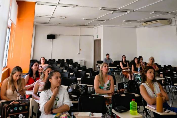 Enfermeiras e técnicas de enfermagem foram apresentadas à gestão da Atenção Primária e às características dos territórios onde estão inseridas as Unidades Básicas de Saúde