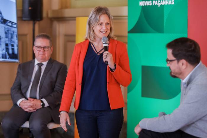Prefeita Paula acompanha lançamento da segunda etapa do projeto, pelo governo do Estado, em Porto Alegre