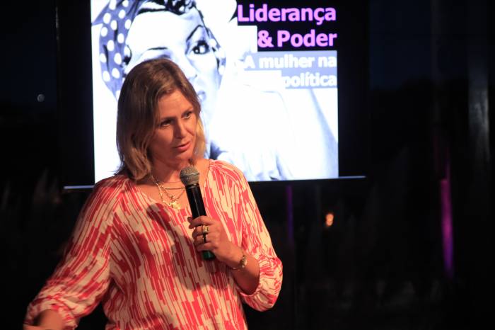 Convidada pela administração do bairro Quartier, a gestora abordou a participação feminina na política