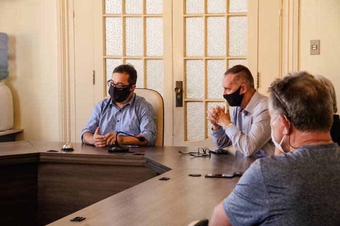 Reunião no Paço Municipal tratou da regularização de áreas da Sanga Funda e das dificuldades enfrentadas pelas olarias diante do esgotamento das jazidas locais
