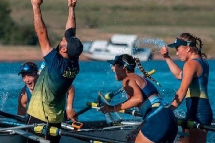 Projeto da Prefeitura de Pelotas, que integra as estratégias de Prevenção Social do Pacto Pelotas pela Paz, voltado a estudantes da rede municipal, formou as atletas que alcançaram o título de campeãs sul-americanas Remo4