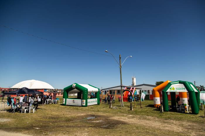 Ação que integra o projeto Cadastro no Bairro busca facilitar o acesso dos moradores aos serviços oferecidos pelo Município, como inscrição e atualização do CadÚnico, voltado à população de baixa renda