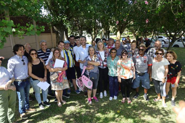 Rua Leonardo Collares, entre Marechal Deodoro e Guilherme Wetzel, será pavimentada com recursos próprios da Prefeitura. Praça da localidade será revitalizada com investimento de R$ 150 mil com origem em emenda parlamentar