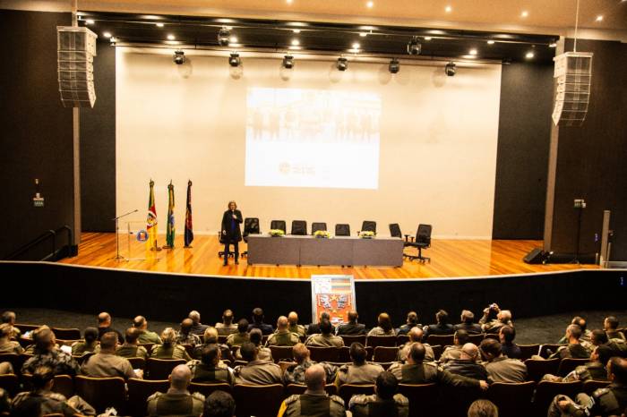 Prefeita Paula expôs a importância da participação do Executivo na segurança pública, bem como a redução dos indicadores criminais na cidade e os programas sociais desenvolvidos