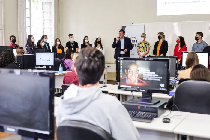 Capacitação de jovens é mais uma etapa do programa de estímulo ao desenvolvimento econômico e social nos bairros