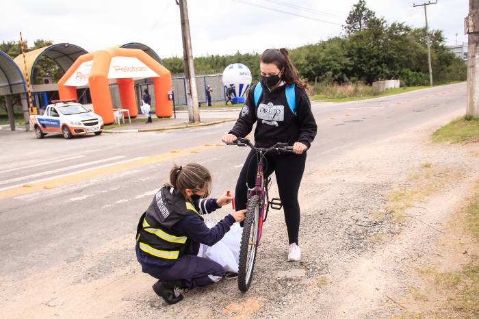 Ação desenvolvida na avenida Ildefonso Simões Lopes integra programação da Semana Nacional do Trânsito