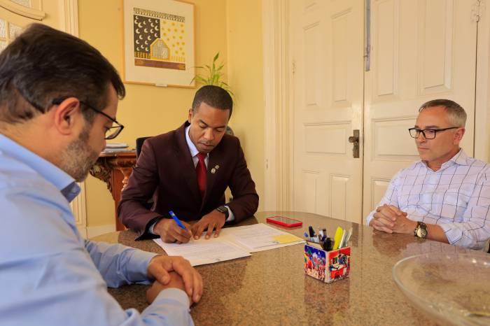 Legislação foi sancionada pelo prefeito em exercício César Brisolara