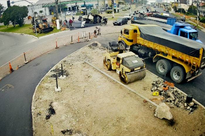 Prefeitura apela a condutores de veículos para que busquem rotas alternativas e evitem a área em obras