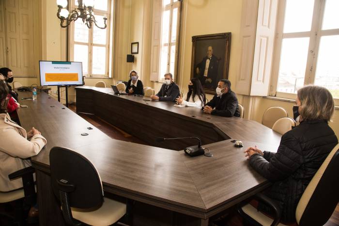 Encontro foi para apresentação de dados da instituição de saúde e do projeto para construção do prédio próprio