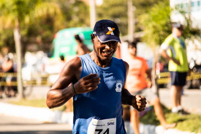 Evento será realizado na Praia do Laranjal e envolve provas de natação, ciclismo e corrida