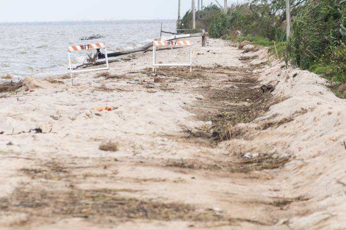 Em reunião com moradores, prefeita Paula anunciou medidas emergenciais e definitivas previstas para o local
