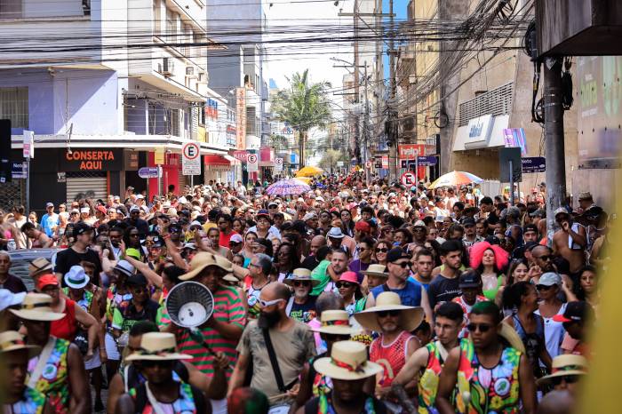Nos quatro dias de programação carnavalesca, com apoio e incentivo da Prefeitura, blocos e cordão respondem pela grande festa popular