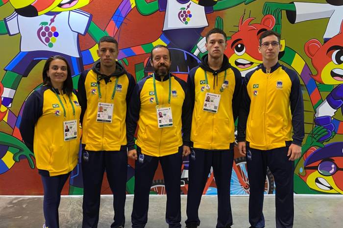 Jovens do projeto Quem Luta Não Briga da Prefeitura de Pelotas estão entre os mais de cinco mil atletas de 77 países que disputam as competições internacionais da Deaflympics 2022 em Caxias do Sul