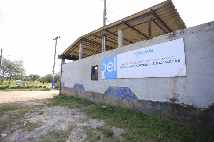 Trabalho de será dividido em quatro etapas. Retomada das atividades escolares deve se dar na primeira quinzena de novembro