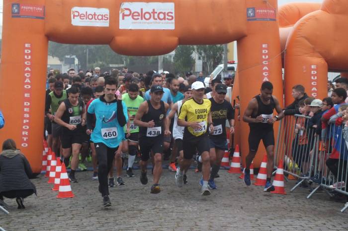 Evento realizado no domingo reuniu mais de 400 participantes entre atletas adultos e infantojuvenis