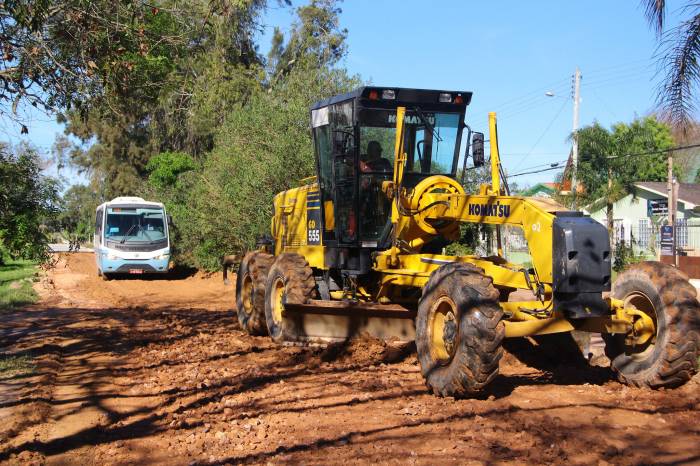 Trabalho conjunto das secretarias de Desenvolvimento Rural e de Serviços Urbanos e Infraestrutura agilizará a recuperação viária nos bairros