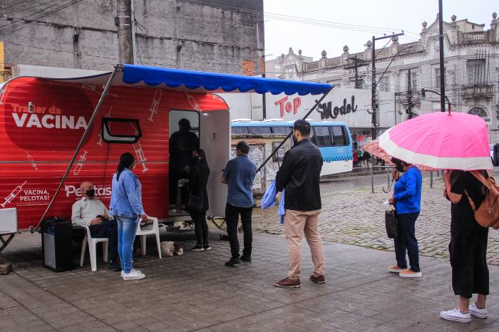 No primeiro dia da unidade móvel de imunização, a maior busca foi pela proteção contra a Covid-19