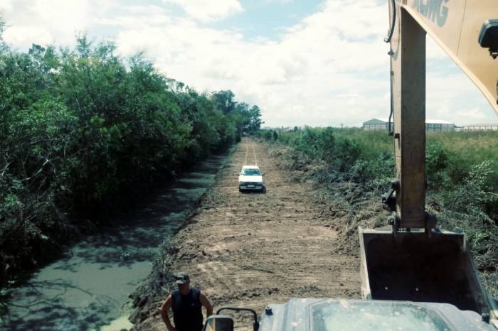 Equipes da Mão de Obra Prisional realizam a finalização do trabalho em aduelas e valas de menor porte