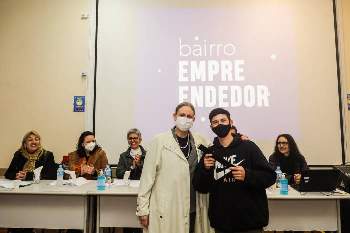 Em parceria com o Senac, 24 estudantes da Colônia de Pescadores Z3 e região das praias do Laranjal finalizaram o curso de Lógica de Programação, oferecido pelo Município