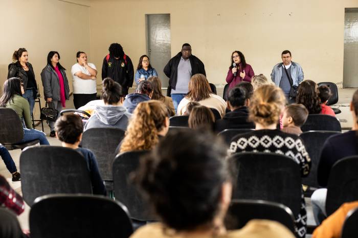 Proposta apresentada para retorno às atividades escolares e aceita pela comunidade é a locação de 14 contêineres por parte da Prefeitura, onde ocorrerão as aulas, e a busca de licitação para construção de um novo prédio para a escola no mesmo local
