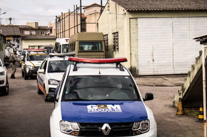 Operações prosseguem por toda a cidade nestes sábado e domingo, buscando o cumprimento das medidas de combate à pandemia