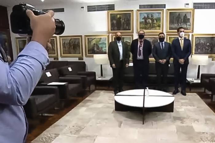 Ex-reitor e professor da Escola Superior de Educação Física da UFPel, Pedro Curi Hallal, recebeu o reconhecimento da Assembleia Legislativa, pela coordenação científica das ações de enfrentamento à pandemia