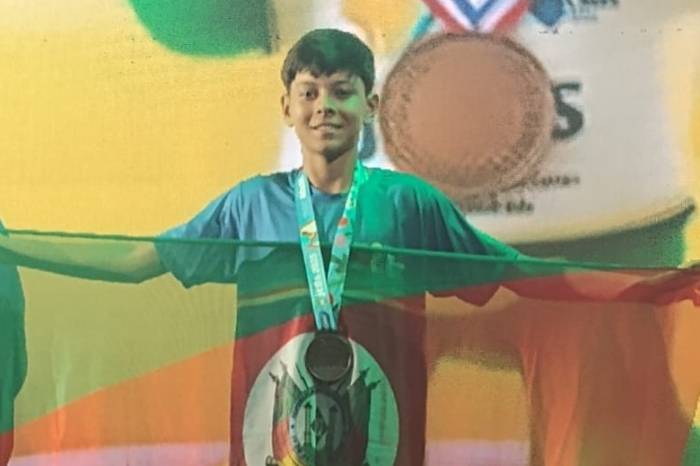 Aluno da EMEF Piratinino de Almeida traz a medalha de bronze para casa