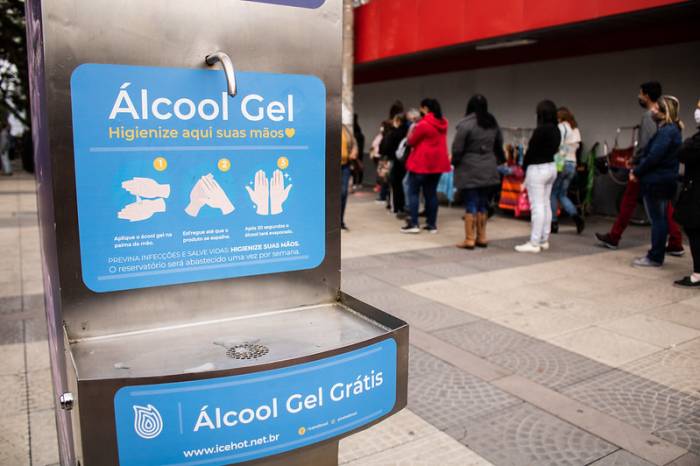 Com capacidade para cinco litros, dispositivo está disponível para a população a partir desta segunda-feira (8)