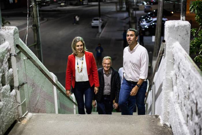 Rua Paulo Guilayn, na Balsa, e Passarela da Viação Férrea ganham o novo sistema. Prefeita Paula fez a entrega das melhorias