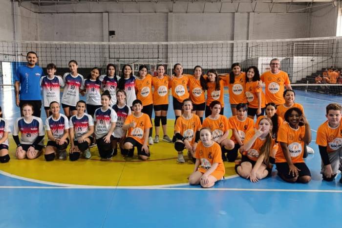 Sacada Cidadã esteve no Encontro de Vôlei com a equipe do Colégio Alfredo Simon