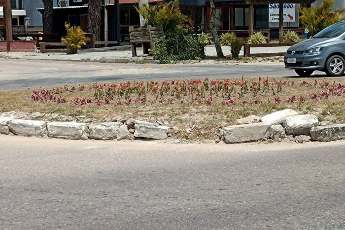 Prefeitura requalifica a pavimentação de ruas e rótulas das Três Vendas, do Laranjal e do Areal