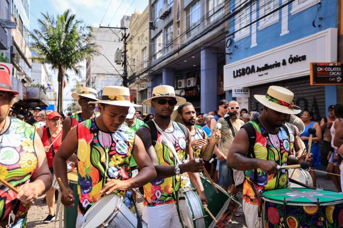 Confraria do Samba, Fantasmão do Fragata, Bloco do Mapa e Arrastão da Jamaica movimentam o Centro e o Bairro Fragata sábado e domingo