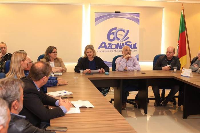 Prefeita convocou reunião com os prefeitos da Zona Sul para apresentar dados da situação financeira dos hospitais que atendem toda a região e que podem fechar leitos ainda este mês
