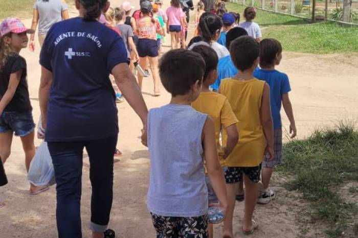 Iniciativa visou orientar as crianças na eliminação dos criadouros do mosquito