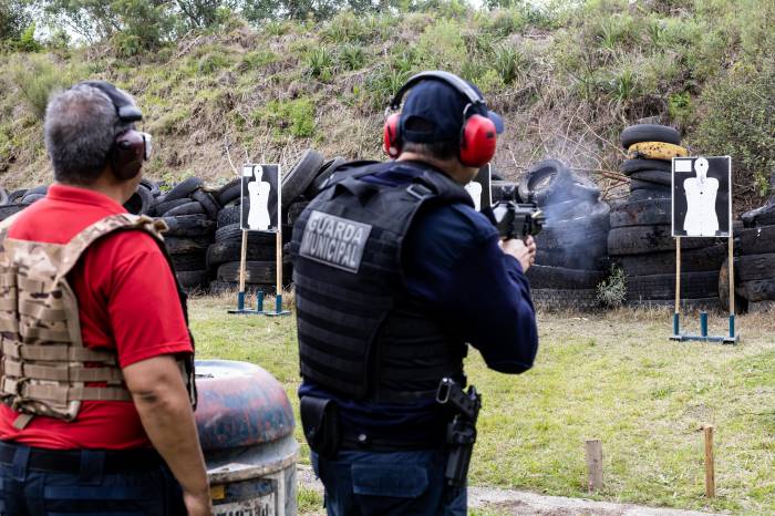 Curso busca aprimoramento para efetivo que possui porte de arma